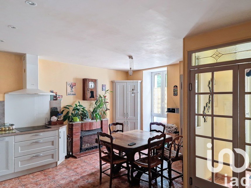 Village house 4 rooms of 157 m² in L'Éguille (17600)