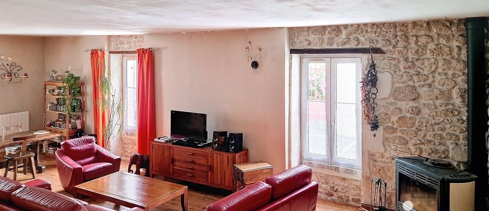 Village house 4 rooms of 157 m² in L'Éguille (17600)