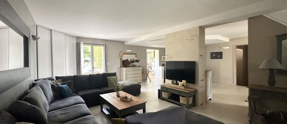 Maison 5 pièces de 132 m² à Vaux-le-Pénil (77000)