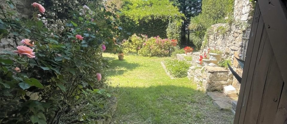 House 8 rooms of 278 m² in Saint-Julien-les-Rosiers (30340)