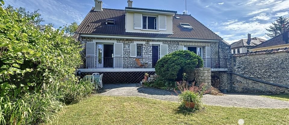 House 9 rooms of 203 m² in Moret Loing et Orvanne (77250)