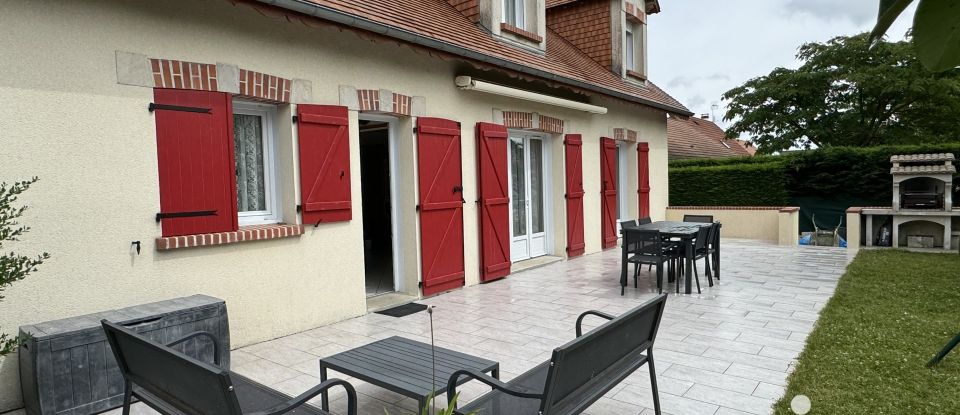 Traditional house 6 rooms of 151 m² in Chaingy (45380)