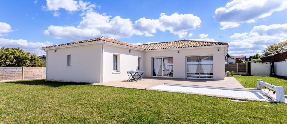 Maison 6 pièces de 140 m² à Léognan (33850)