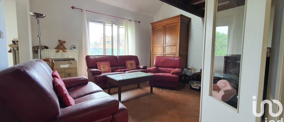 Traditional house 6 rooms of 110 m² in Coignières (78310)