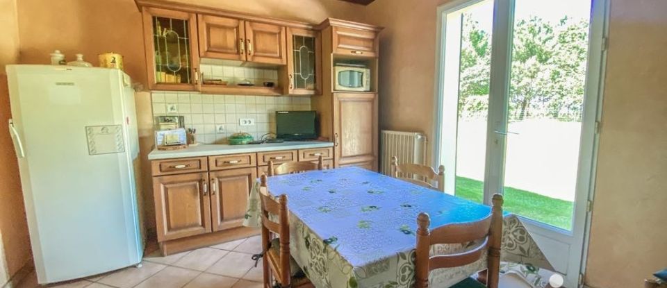 Traditional house 4 rooms of 105 m² in Vianne (47230)