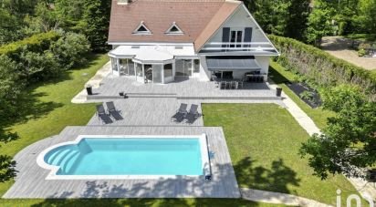 Maison 8 pièces de 270 m² à Lamorlaye (60260)