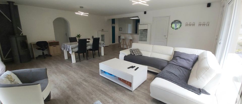 Maison 5 pièces de 120 m² à Nesmy (85310)