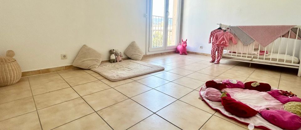 Apartment 3 rooms of 74 m² in Le Castellet (83330)