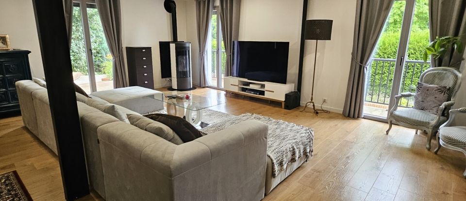 Maison 8 pièces de 219 m² à Quincampoix (76230)