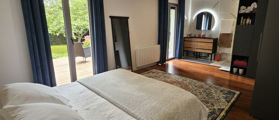 Maison 8 pièces de 219 m² à Quincampoix (76230)