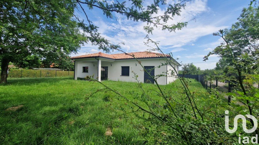 Maison traditionnelle 6 pièces de 137 m² à Bressols (82710)