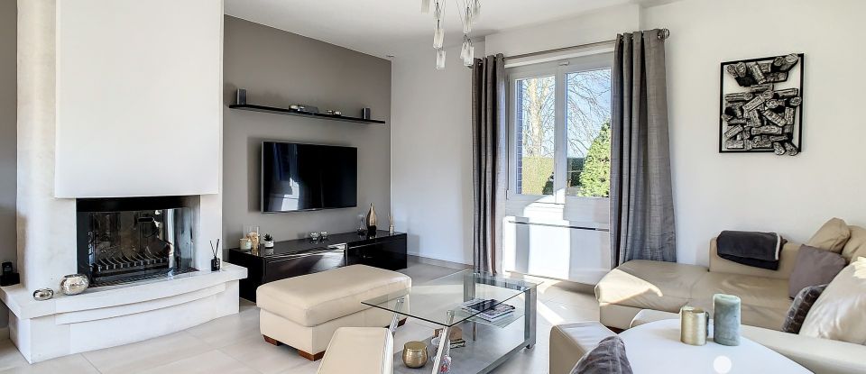 Maison 6 pièces de 188 m² à Dury (80480)