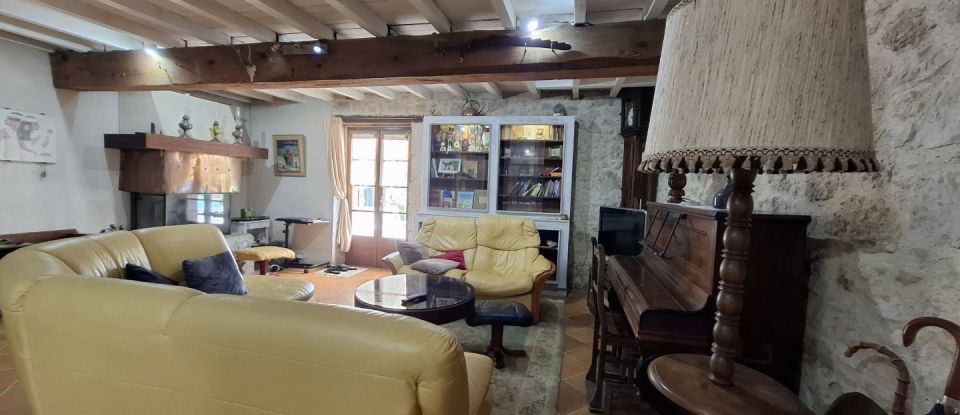 House 5 rooms of 183 m² in Larressingle (32100)