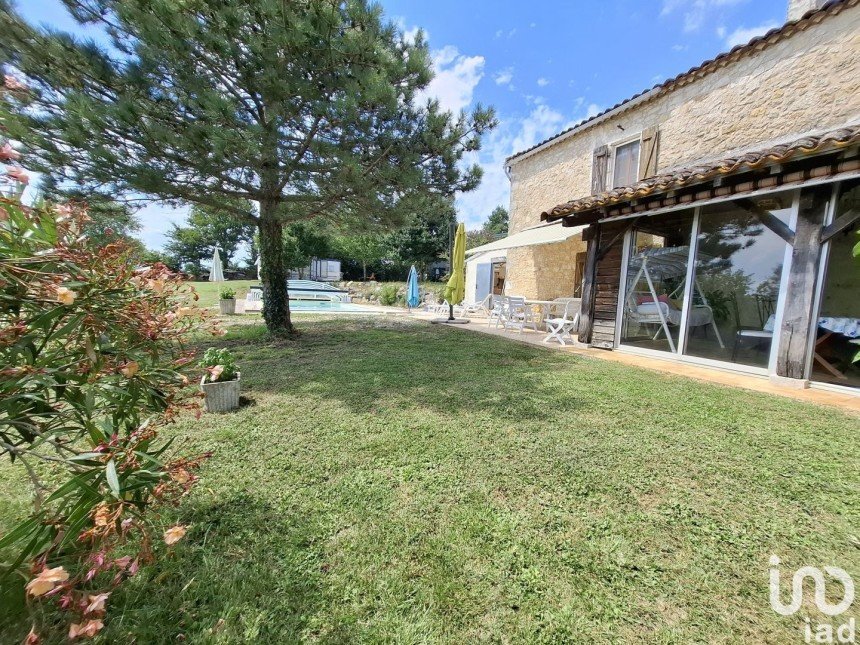 House 5 rooms of 183 m² in Larressingle (32100)