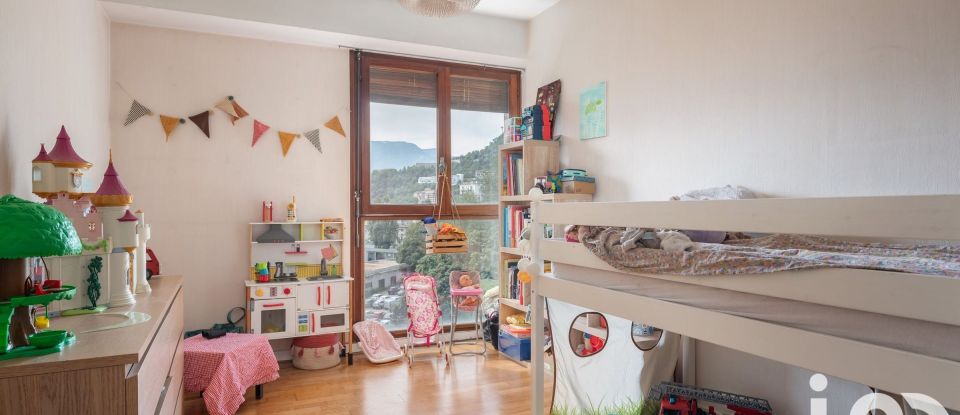 Appartement 5 pièces de 123 m² à Grenoble (38000)