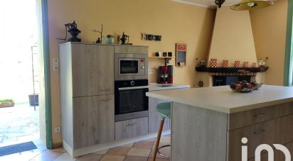 Country house 5 rooms of 170 m² in Gardonne (24680)