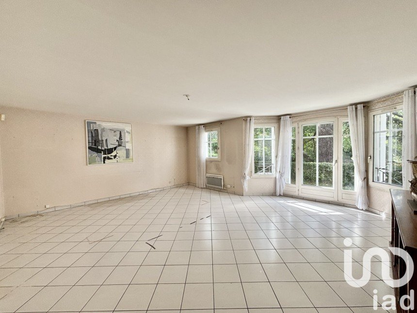 Apartment 5 rooms of 97 m² in Palaiseau (91120)