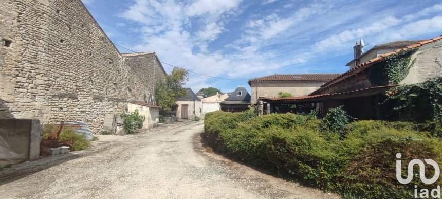 House 9 rooms of 287 m² in Saint-Laurent-de-Cognac (16100)