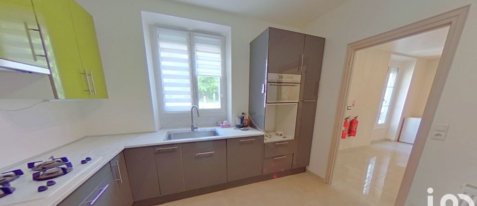 House 12 rooms of 210 m² in Corbeil-Essonnes (91100)