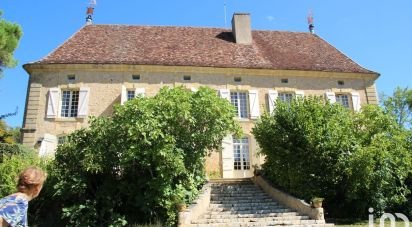 Château 57 pièces de 397 m² à Pezuls (24510)