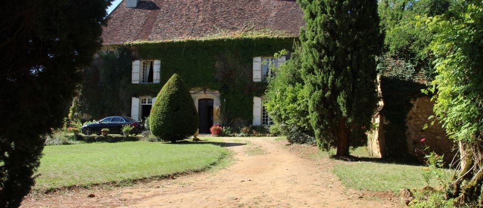 Château 57 pièces de 397 m² à Pezuls (24510)