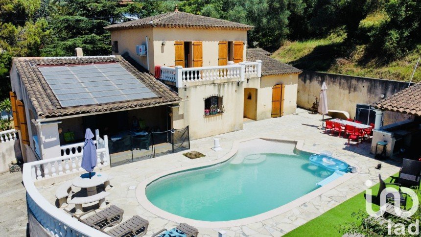 House 6 rooms of 166 m² in Peille (06440)