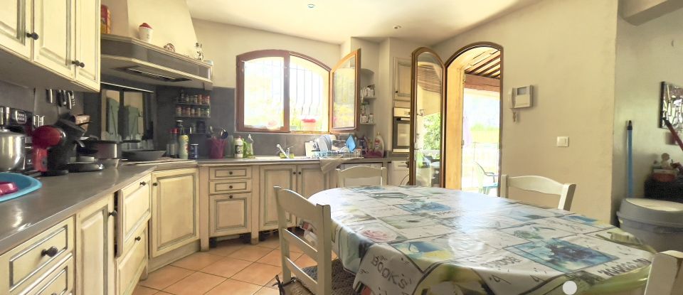 House 6 rooms of 166 m² in Peille (06440)