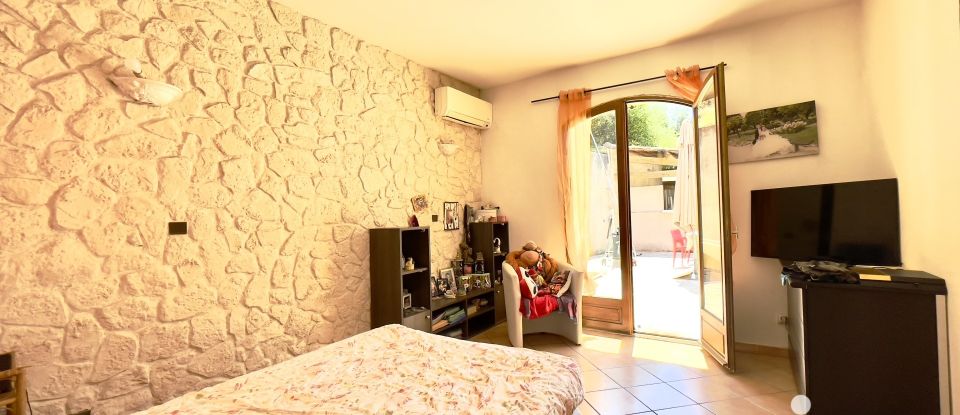 House 6 rooms of 166 m² in Peille (06440)