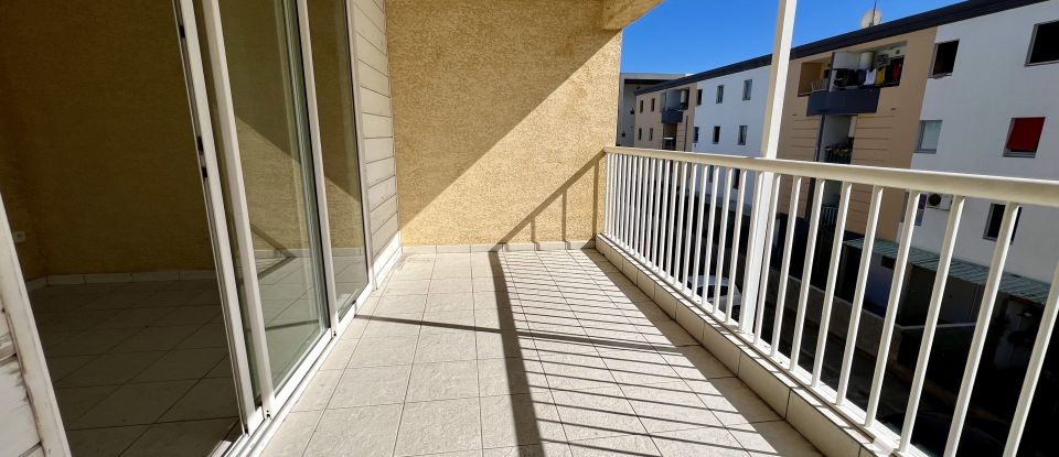 Apartment 3 rooms of 57 m² in Le Port (97420)