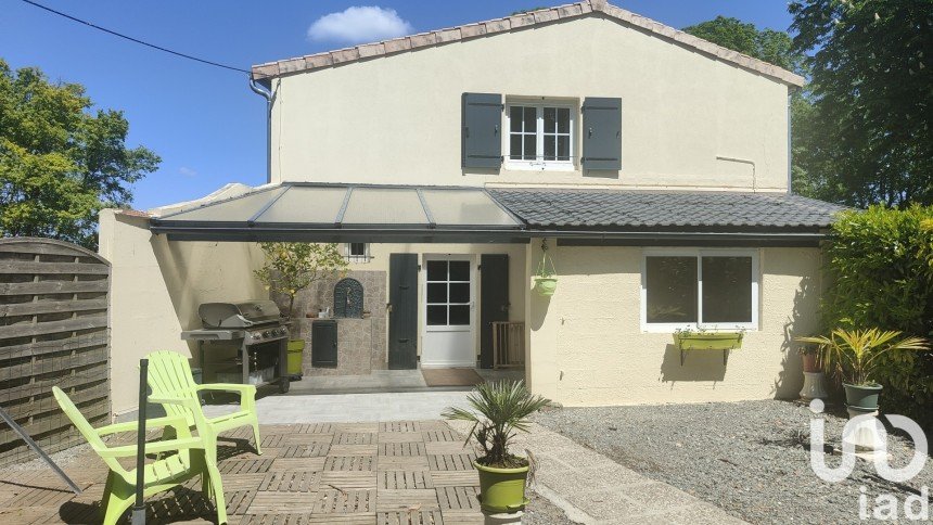 Maison 6 pièces de 155 m² à Surgères (17700)