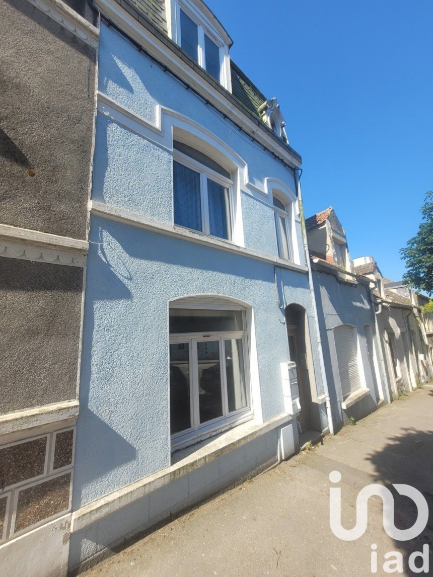 Building in Boulogne-sur-Mer (62200) of 153 m²