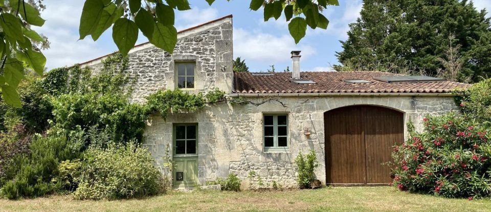 Maison 6 pièces de 151 m² à Bords (17430)