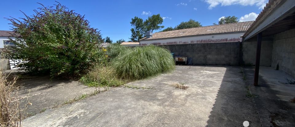 Building in Sainte-Marie-de-Ré (17740) of 280 m²