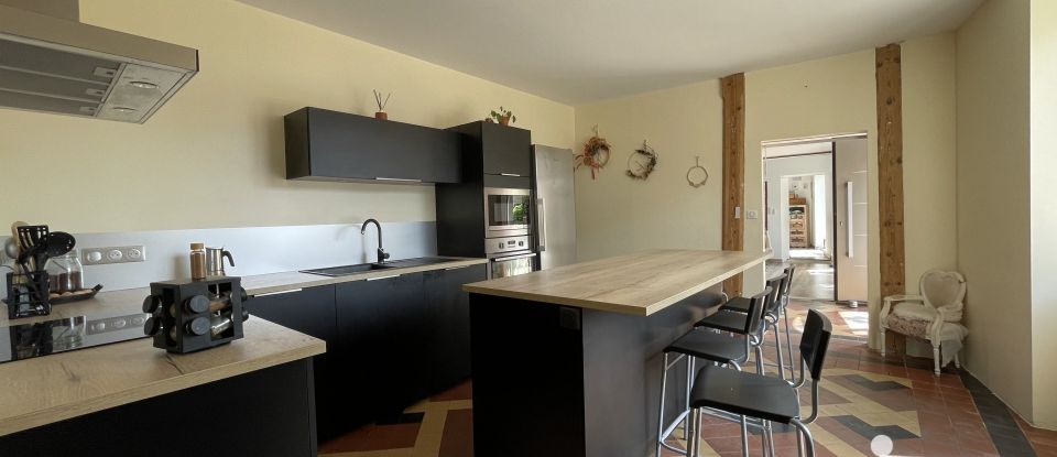 Maison 5 pièces de 212 m² à Nurieux-Volognat (01460)