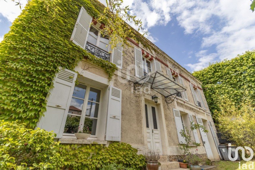 Maison 8 pièces de 168 m² à Chatou (78400)