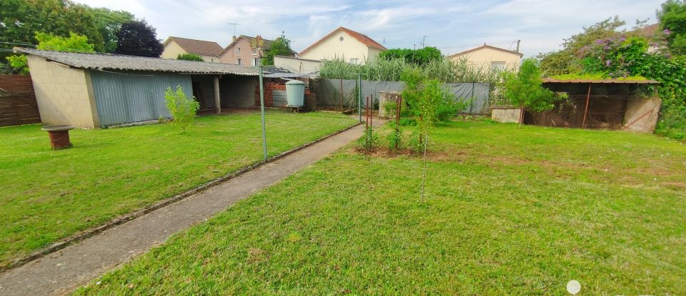 Maison traditionnelle 6 pièces de 112 m² à Lussac-les-Châteaux (86320)