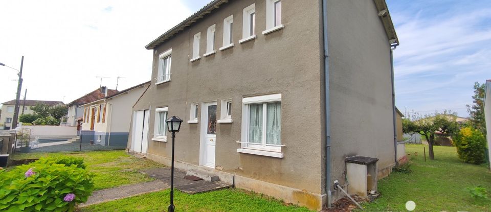 Traditional house 6 rooms of 112 m² in Lussac-les-Châteaux (86320)