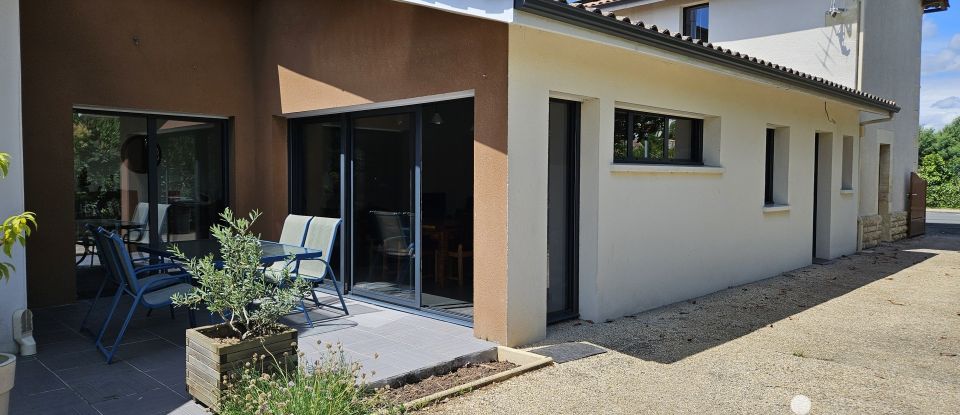 House 7 rooms of 160 m² in Coutras (33230)