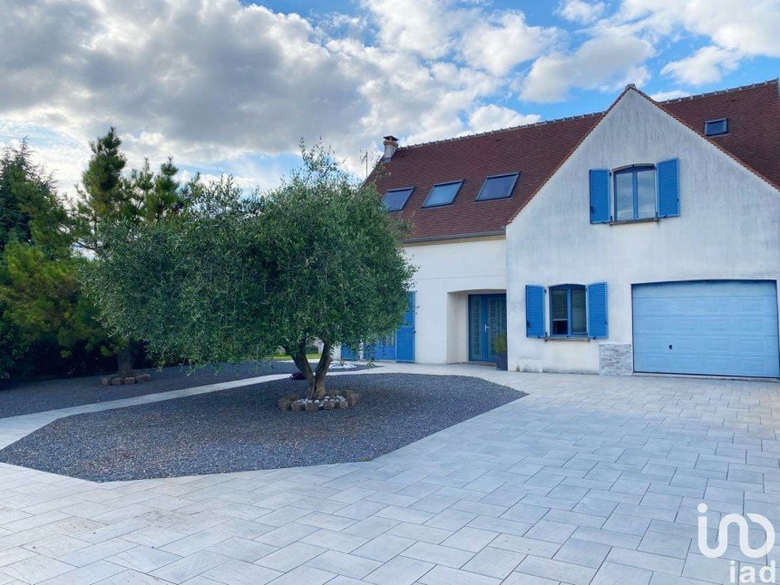 Maison 6 pièces de 184 m² à Chevrières (60710)