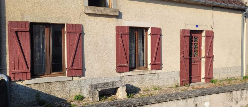 Maison de village 8 pièces de 150 m² à Ainay-le-Château (03360)