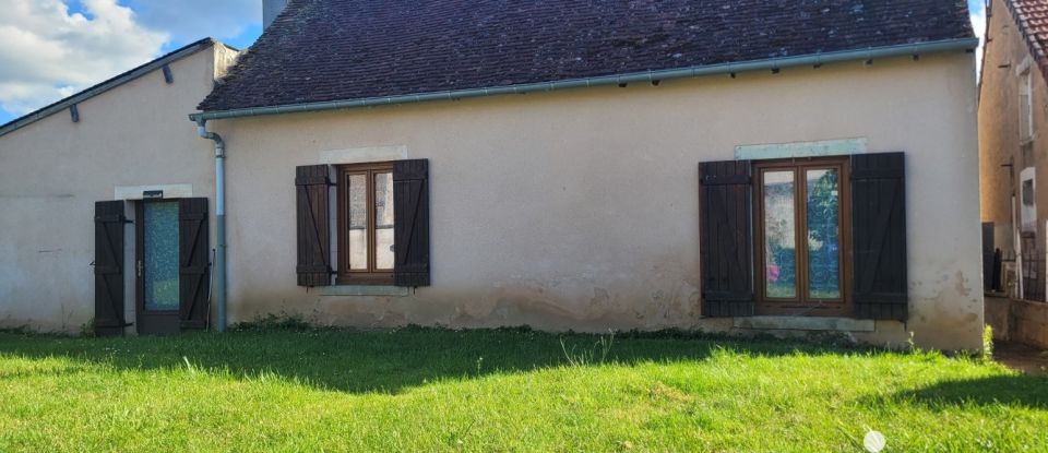 Maison de village 8 pièces de 150 m² à Ainay-le-Château (03360)