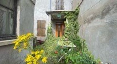 House 3 rooms of 76 m² in Montluçon (03100)