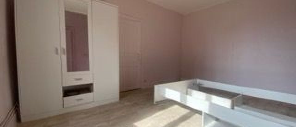 House 3 rooms of 76 m² in Montluçon (03100)