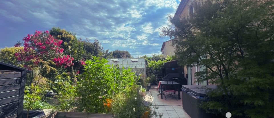 Maison traditionnelle 6 pièces de 104 m² à Peyrolles-en-Provence (13860)