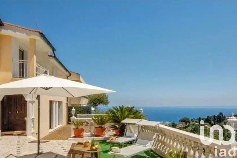 House 6 rooms of 180 m² in Roquebrune-Cap-Martin (06190)