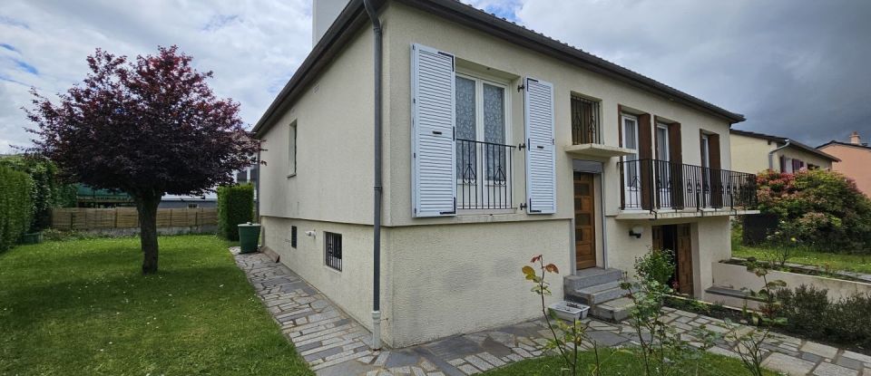 House 4 rooms of 107 m² in Guéret (23000)