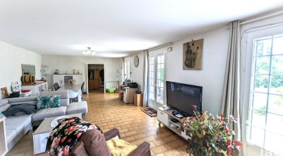 Traditional house 5 rooms of 123 m² in Montendre (17130)