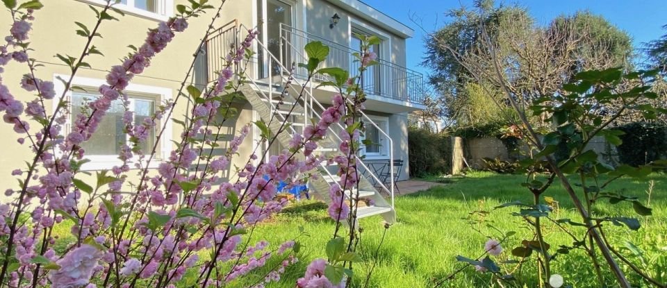 Traditional house 7 rooms of 143 m² in Nantes (44100)