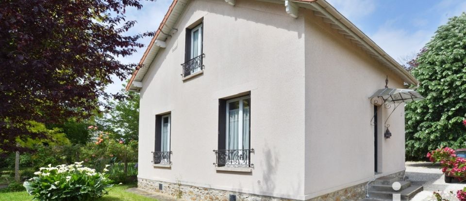 Traditional house 6 rooms of 85 m² in Marolles-en-Hurepoix (91630)