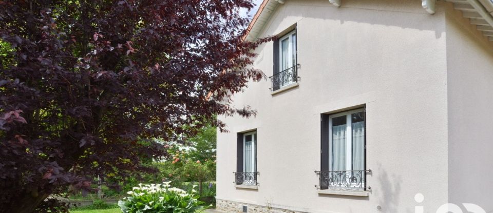 Traditional house 6 rooms of 85 m² in Marolles-en-Hurepoix (91630)